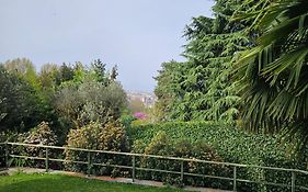 Villa In Precollina